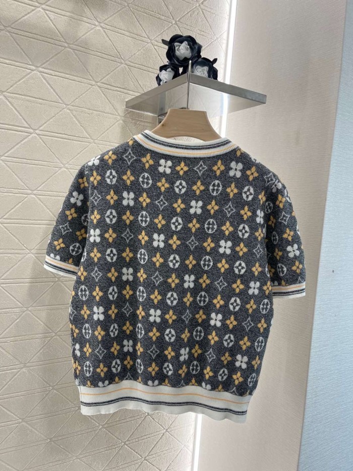 LV Ladieswear 001