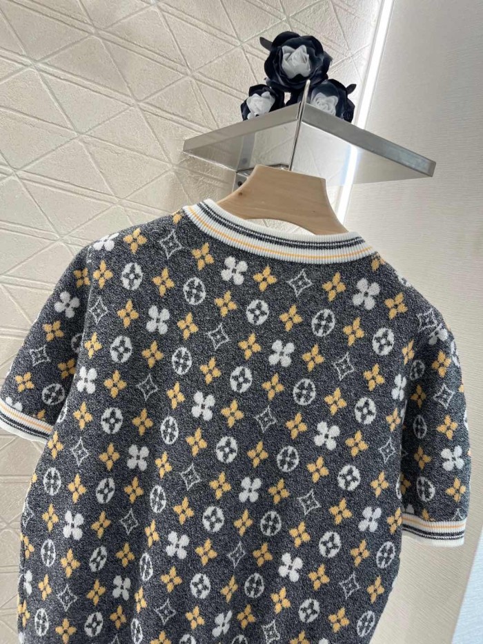 LV Ladieswear 001