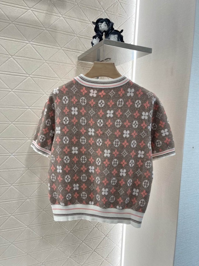 LV Ladieswear 001