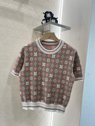 LV Ladieswear 001