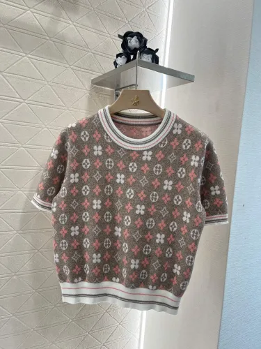 LV Ladieswear 001