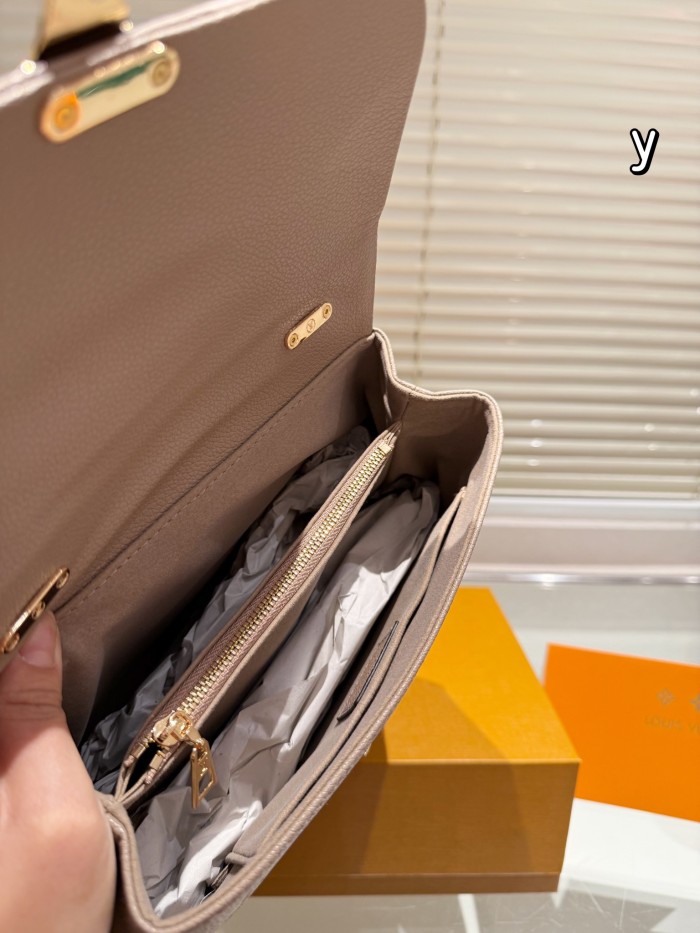LV Madeleine Bag 063 DB071 25cm