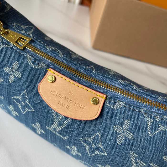LV Hills Pochette Bag M82949 LM021 20.5cm