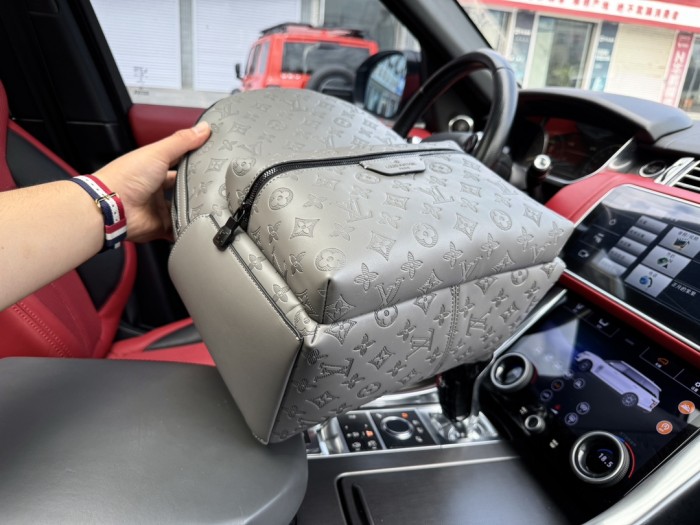 LV Discovery Backpack 22545 DB071 40cm