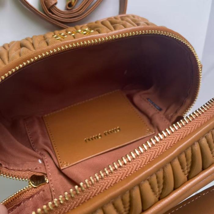 Miu Miu Matelassé Bag 5BH226 LM022 18cm