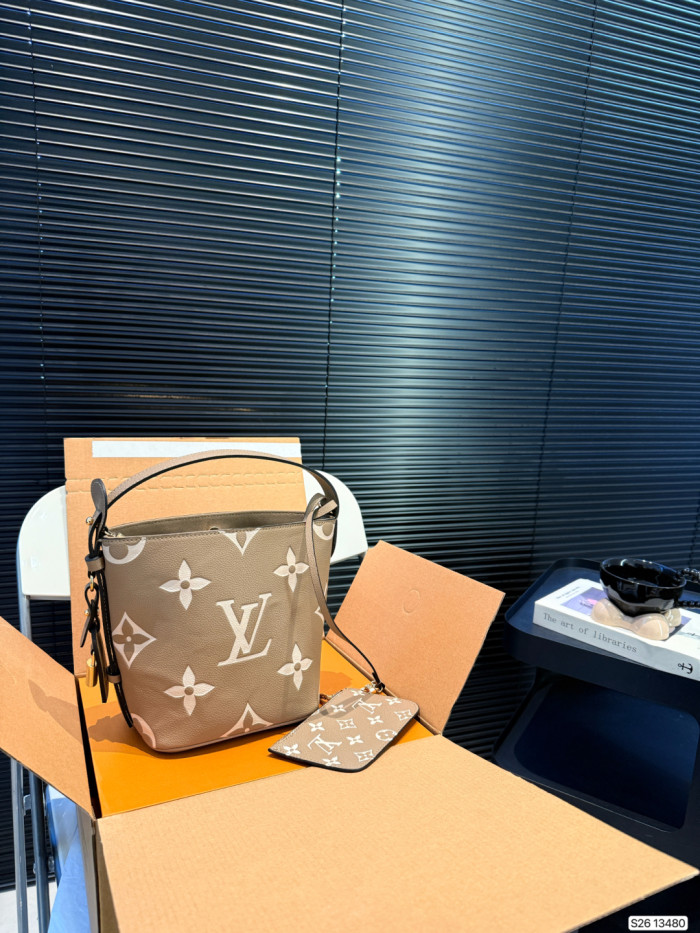 LV All In BB Handbag M13480 LM012 18cm