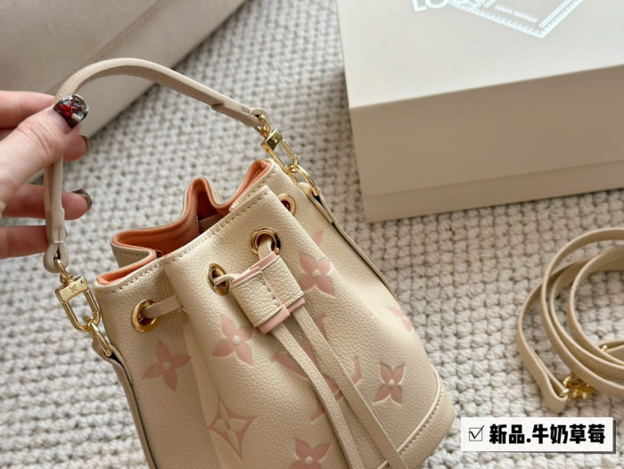 LV Nano Noé Bag 066 DB571 16cm