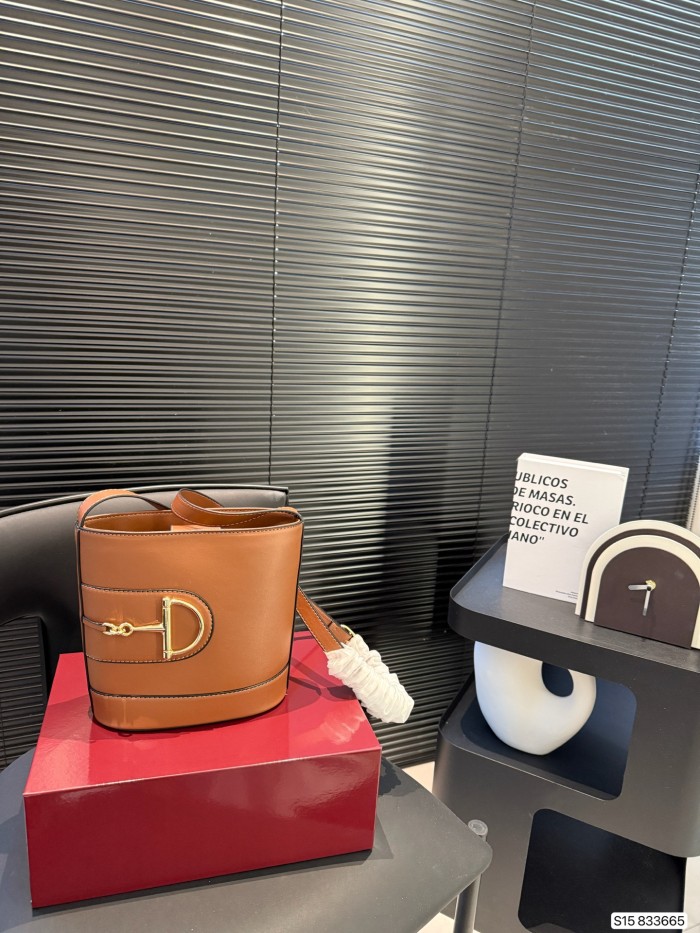 Gucci 73 Mini Bucket Bag 833665 DB041 19cm