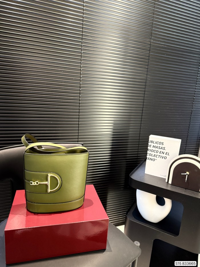 Gucci 73 Mini Bucket Bag 833665 DB041 19cm