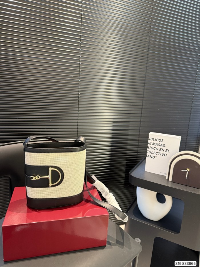 Gucci 73 Mini Bucket Bag 833665 DB041 19cm