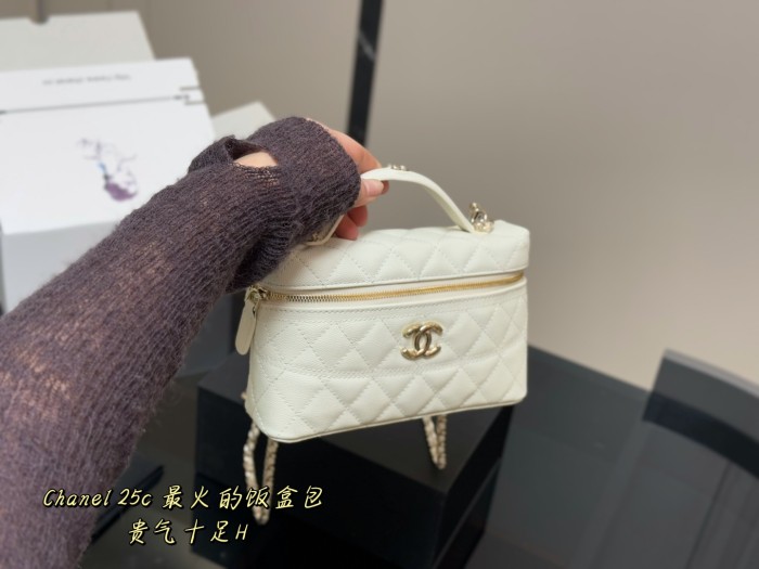 Chanel Shoulder Bag 043 DB512 19cm