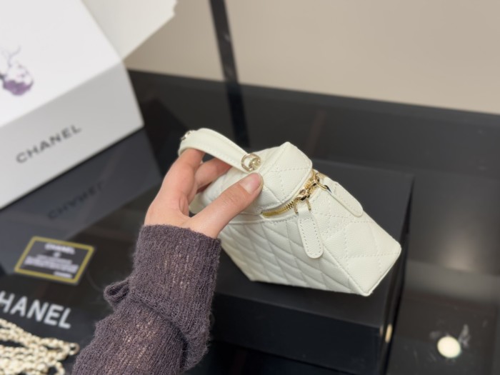Chanel Shoulder Bag 043 DB512 19cm