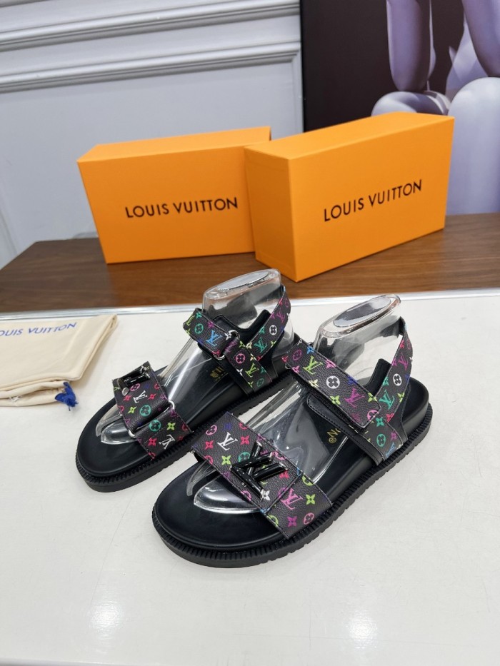 LV Shoes 023 XM022