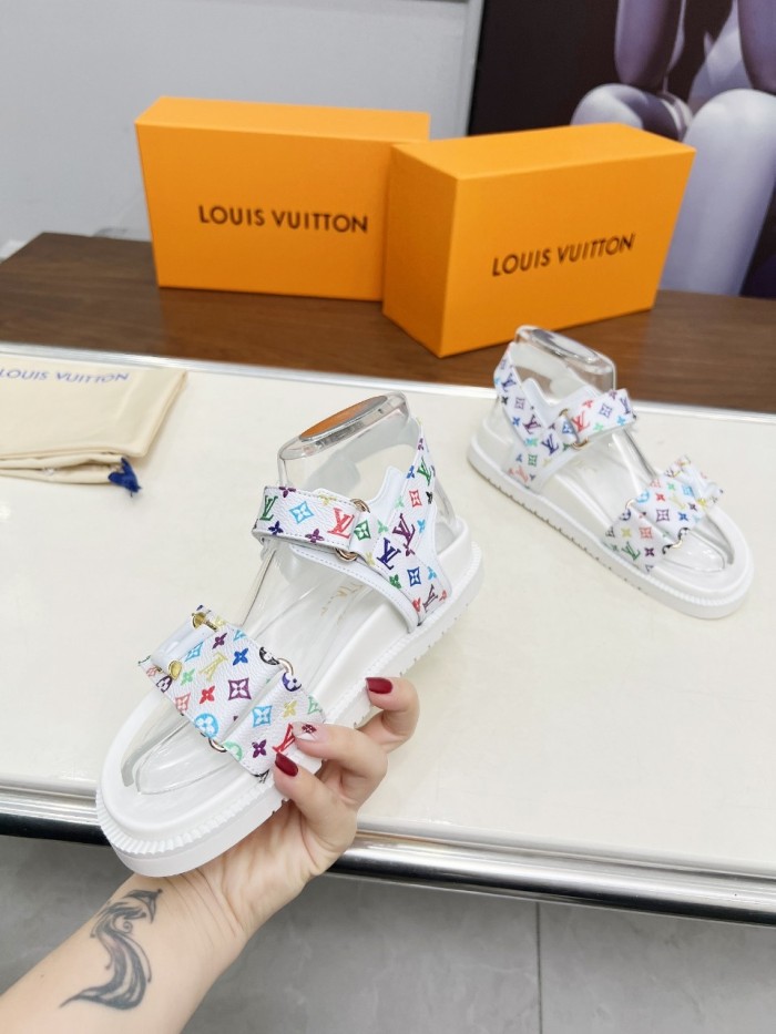 LV Shoes 023 XM022