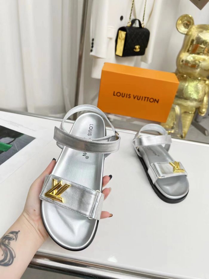LV Shoes 023 XM012