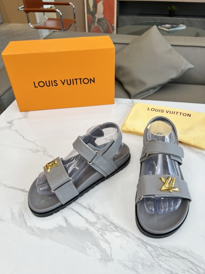 LV Shoes 023 XM022