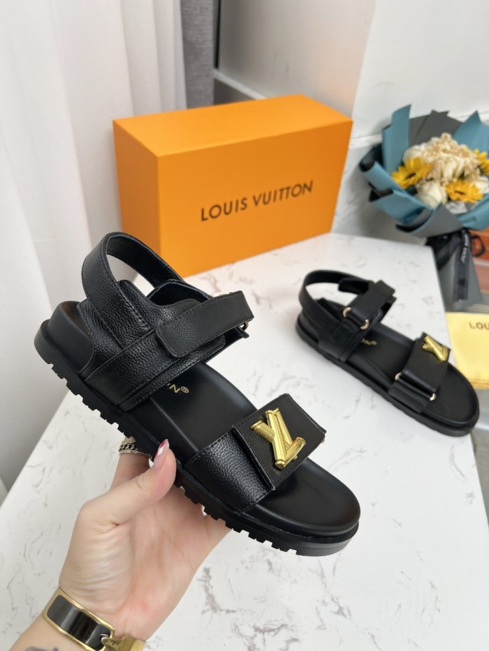 LV Shoes 023 XM012