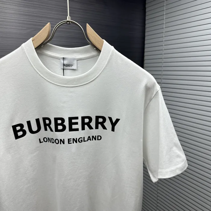 Burberry T-Shirts 011