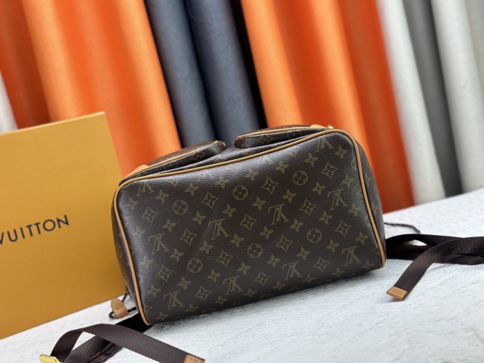 LV Montsouris Cargo Backpack M14015 KA012 40cm