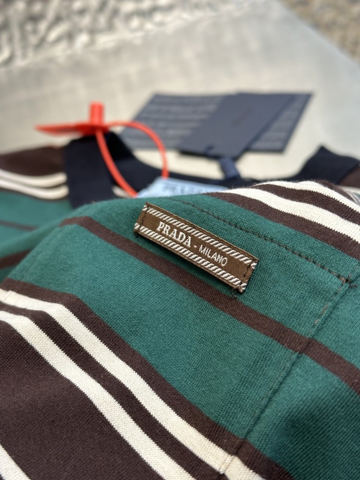 Prada T-Shirts 018