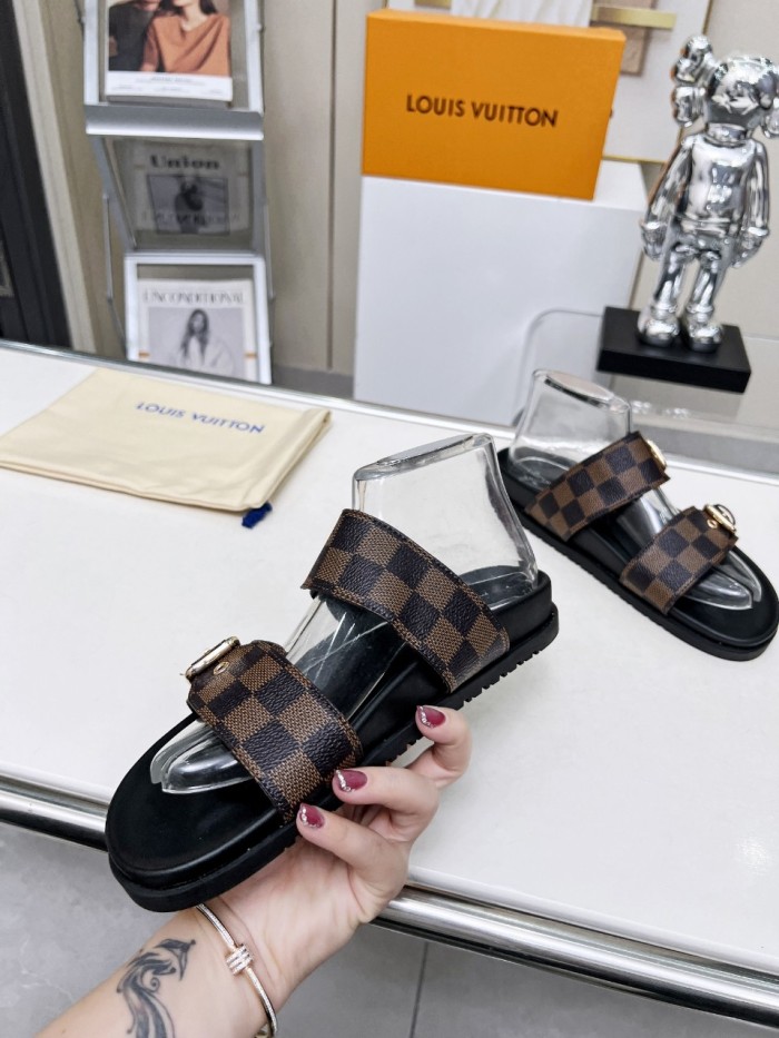 LV Shoes 024 XM091
