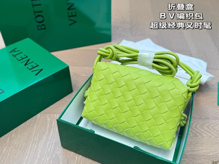 Bottega Veneta Shoulder Bag 008 DB061 18cm
