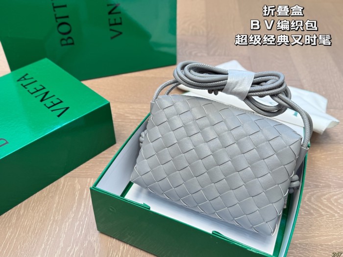 Bottega Veneta Shoulder Bag 008 DB061 18cm