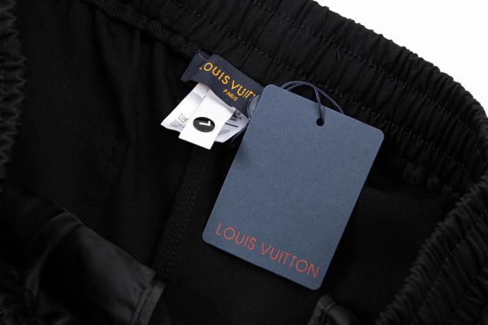 LV Shorts 013
