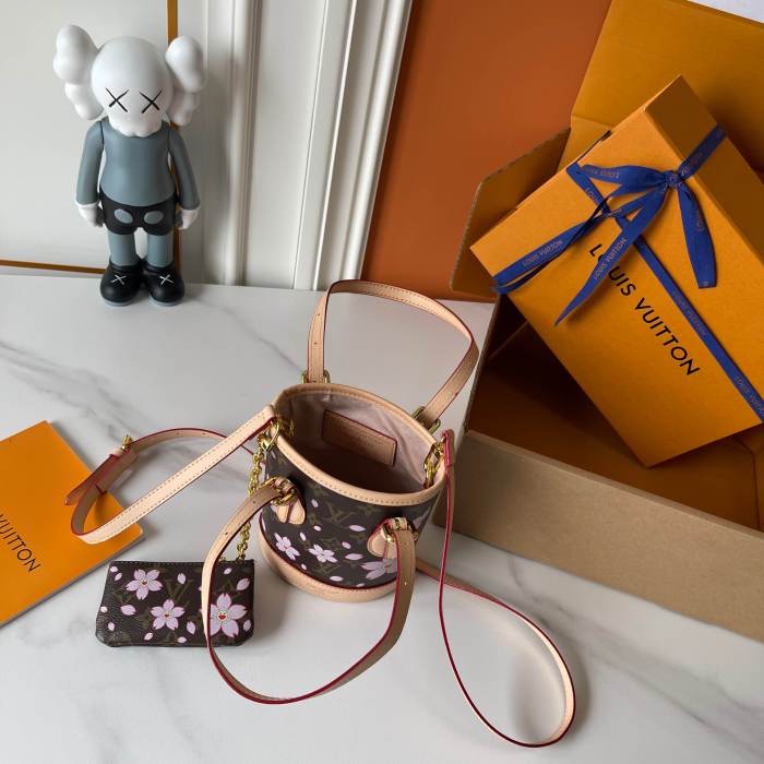 LV Nano Bucket Bag M13417 XX031 13cm