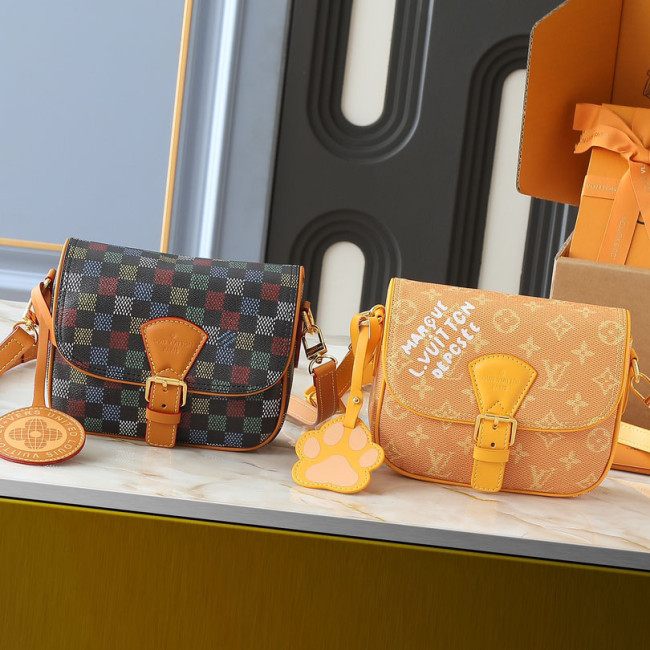 LV Montsouris Bag M12694 XX041 20cm