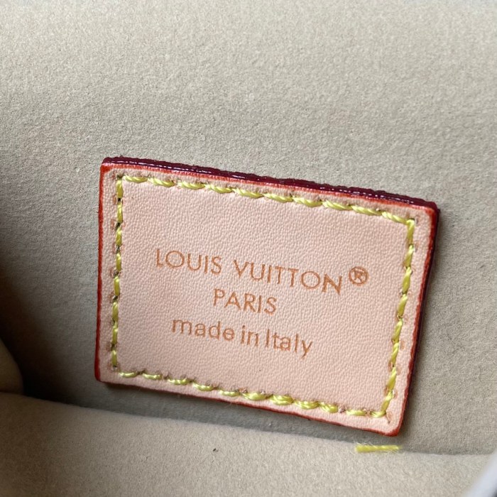 LV Métis Mobile phone bag M13572 XX021 10.5cm