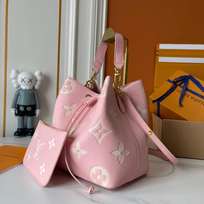 LV NÉONOÉ Bag M44022 XX021 26cm