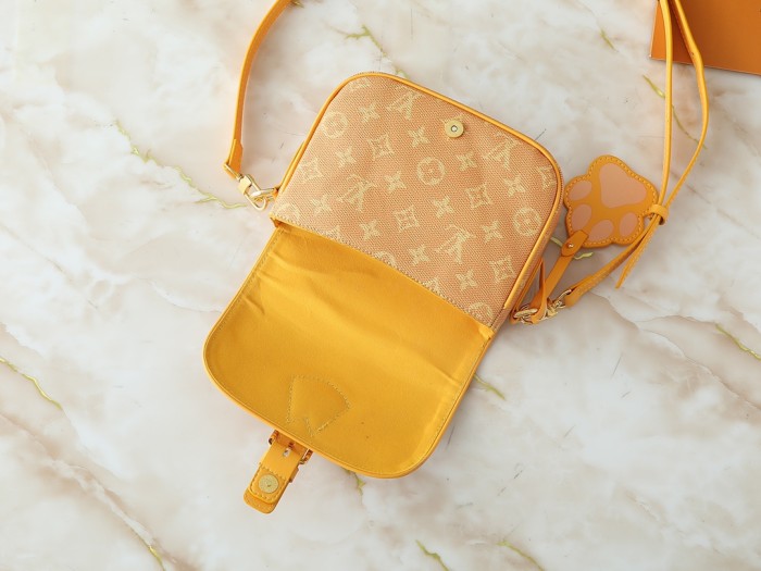 LV Montsouris Bag M12694 XX041 20cm