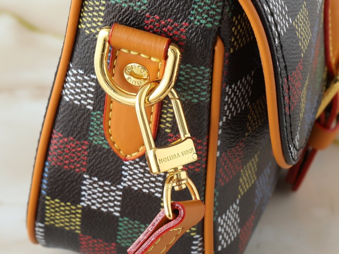 LV Montsouris Bag M12694 XX041 20cm