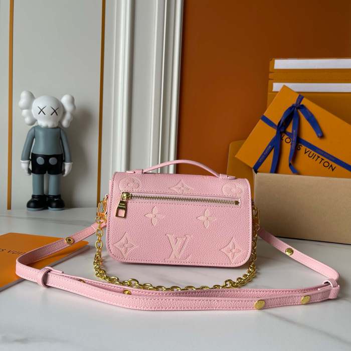 LV Pochette Métis East West Bag M46279 XX021 21.5cm
