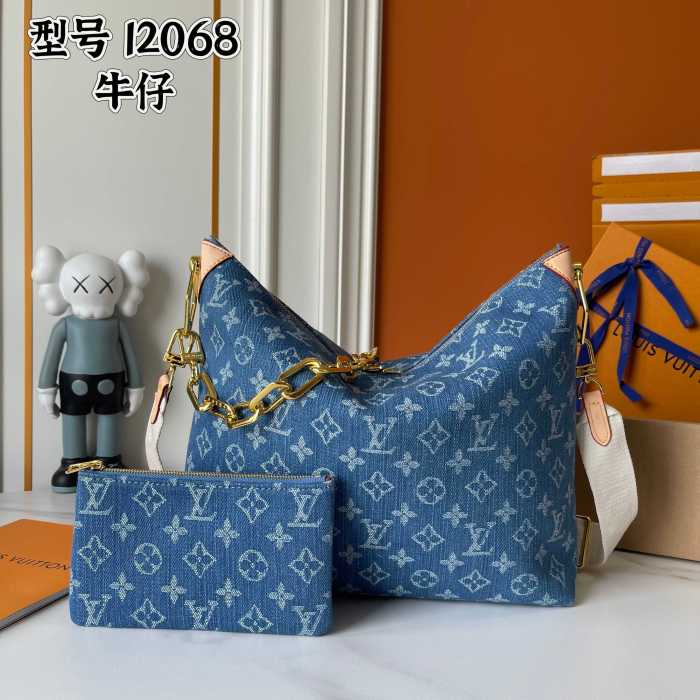LV Coussin Hobo Bag M12068 XX061 38cm