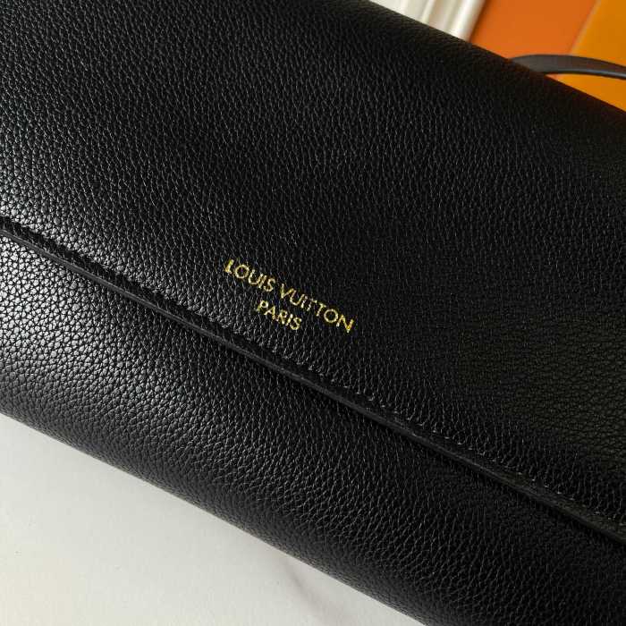 LV Low Key Messenger Bag M13151 XX031 30cm