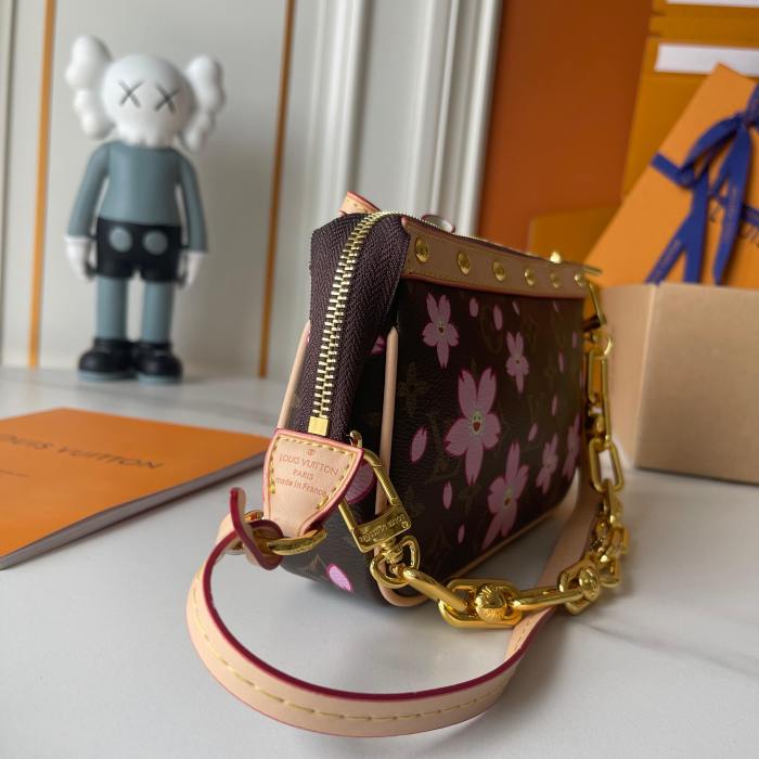 LV Pochette Accessoires Bag M13666 XX061 22cm