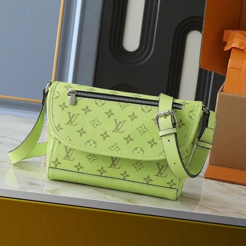 LV Pulse Bag M14079 XX041 26.5cm