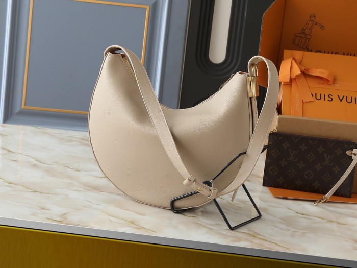 LV Low Key Cookie Bag M14417 XX041 32cm
