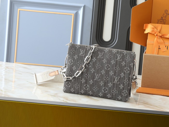 LV Coussin Bag M57790 XX041 26cm