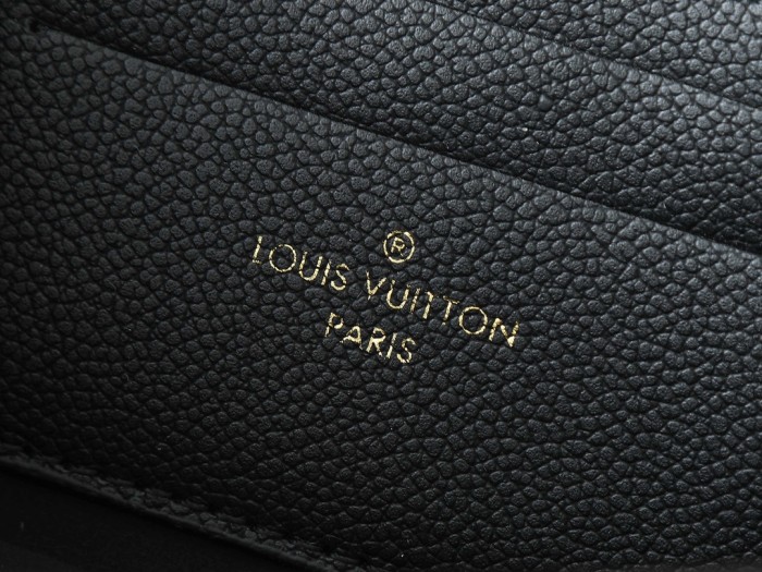 LV Wallet On Chain Metis Bag M83233 XX011 22cm
