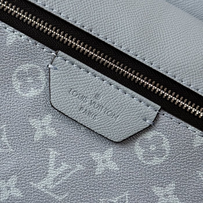 LV Discovery Backpack M14072 XX081 38cm