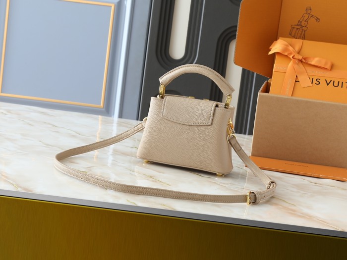 LV Capucines Bag M12935 XX071081091 21-31.5cm