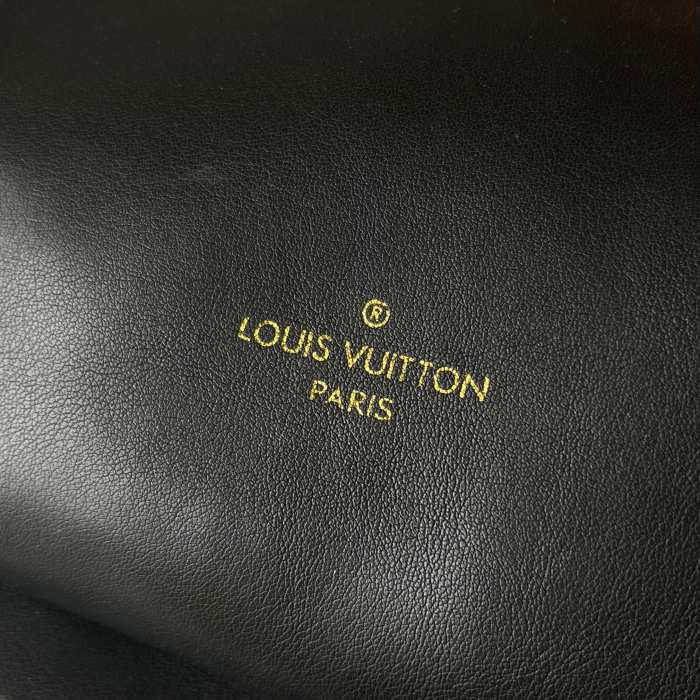 LV Coussin Backpack M13387 XX031 26cm