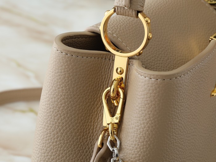 LV Capucines Bag M12935 XX071081091 21-31.5cm