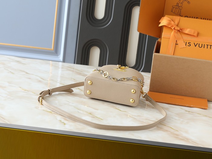 LV Capucines Bag M12935 XX071081091 21-31.5cm