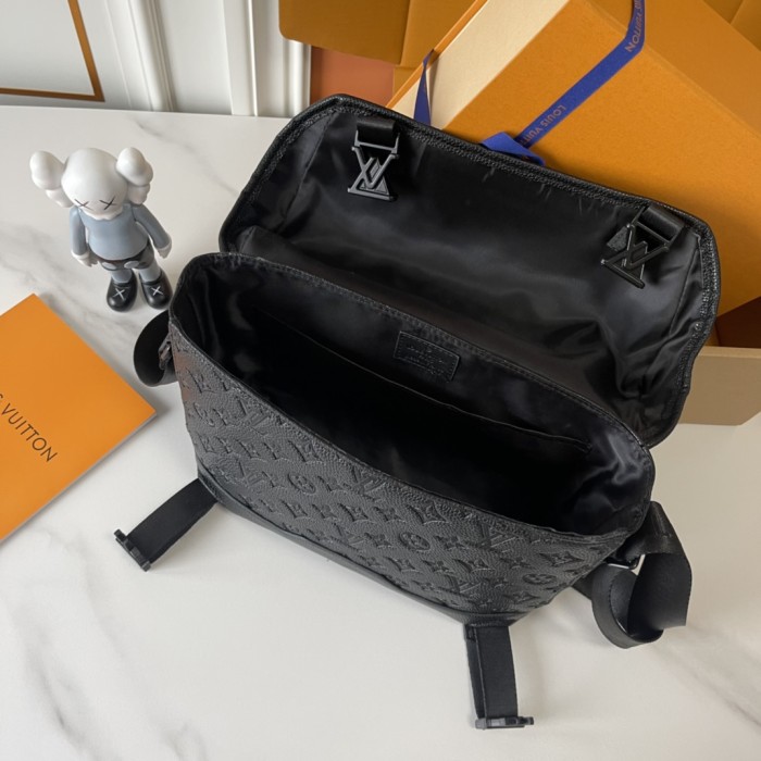 LV Voyager Bag M25121 XX061 33cm