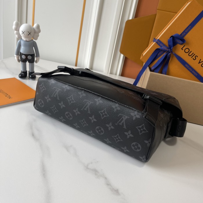 LV Voyager Bag M25121 XX061 33cm