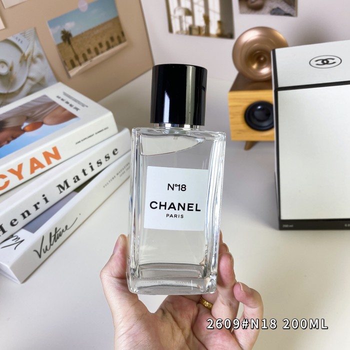 Chanel No 18 200ml for women